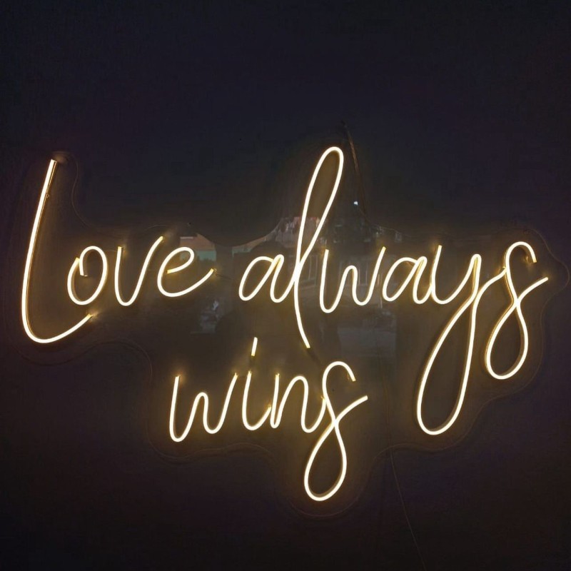 Love Always Wins - 57x70 CM Love Always Wins - 57x70 CM