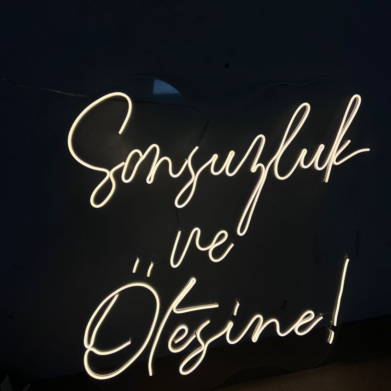 Sonsuzluk ve Ötesine - 70x70 CM